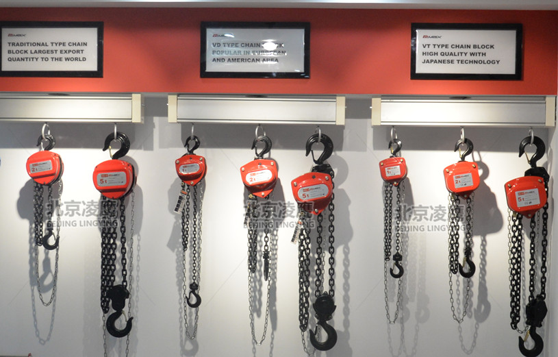 展廳手拉51漫画免费版下载